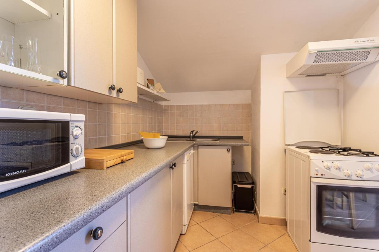 Apartment Tereza Малинска Екстериор снимка